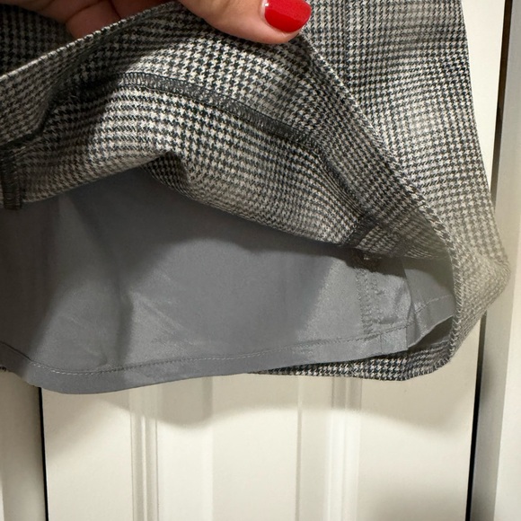 Banana Republic Gray Plaid Wool Skirt (Size 6) - Picture 5 of 6
